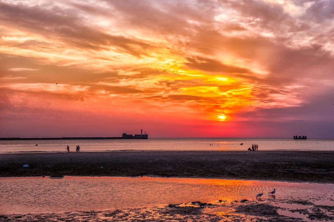 Les Pieds Dans L'Eau, Frond De Mer Boulogne-sur-Mer Bagian luar foto
